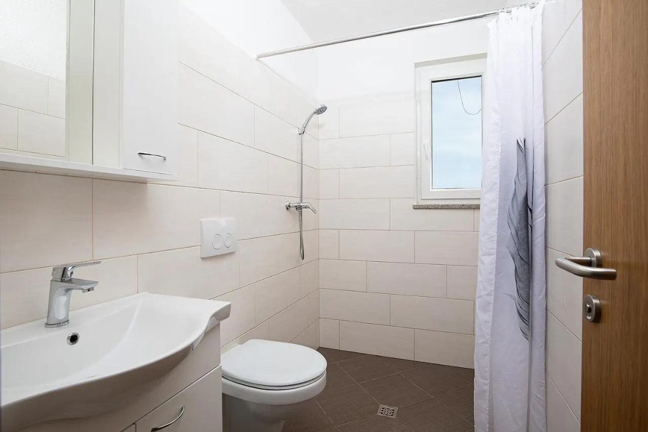 Apartmani Mirna Luka Pomer Pensionat