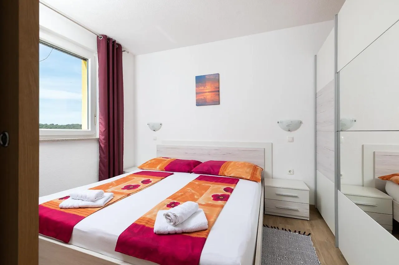 Apartmani Mirna Luka Pomer Pensionat